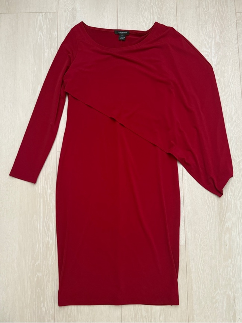 ✨ Lundström Asymmetrical Long Sleeve Red Dress
